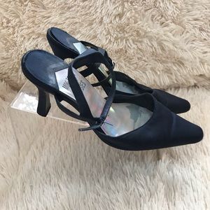 🍀2 for $15 Mootsirs Tootsies.Navy satin ankle str